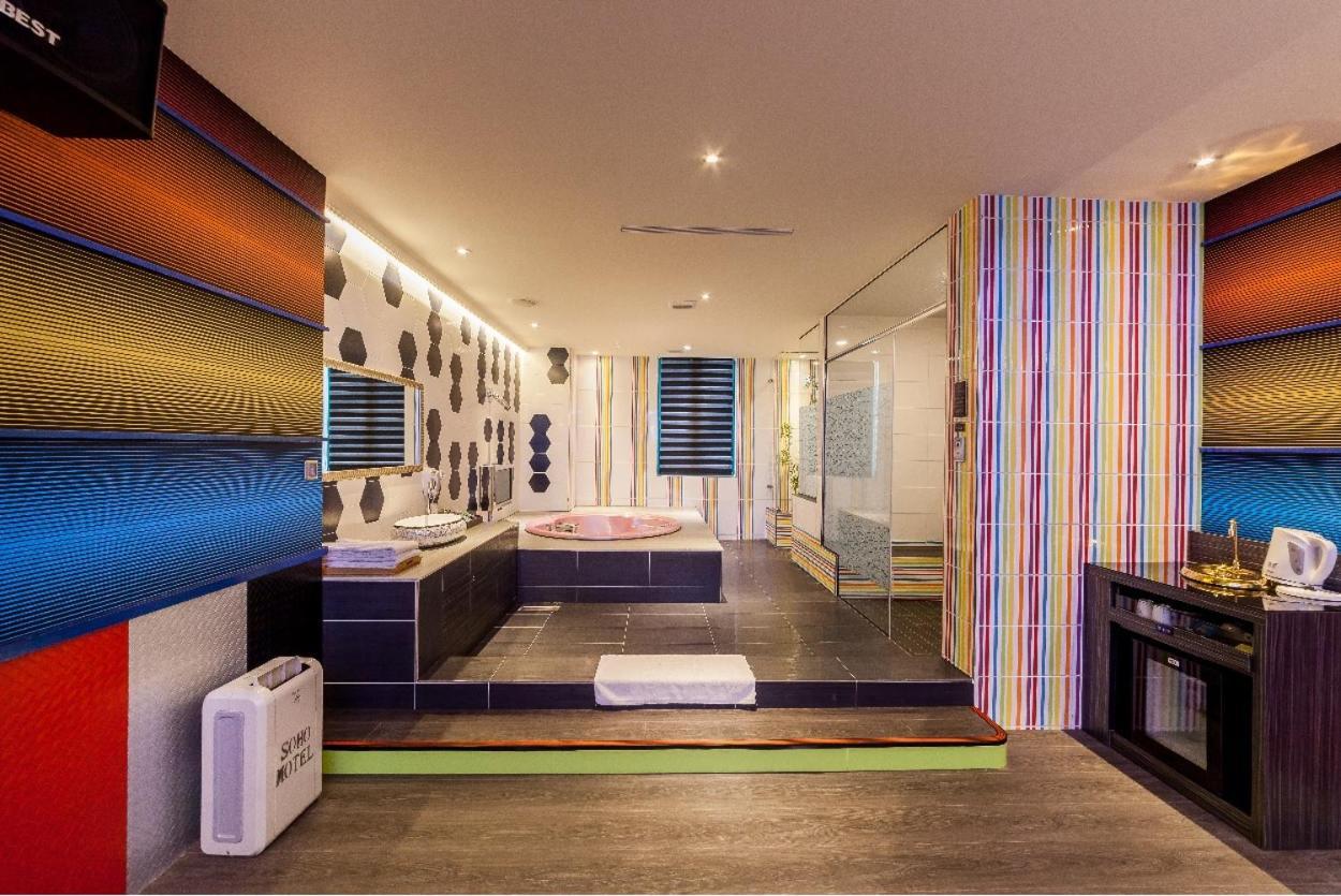 Soho Motel Taoyuan Eksteriør bilde